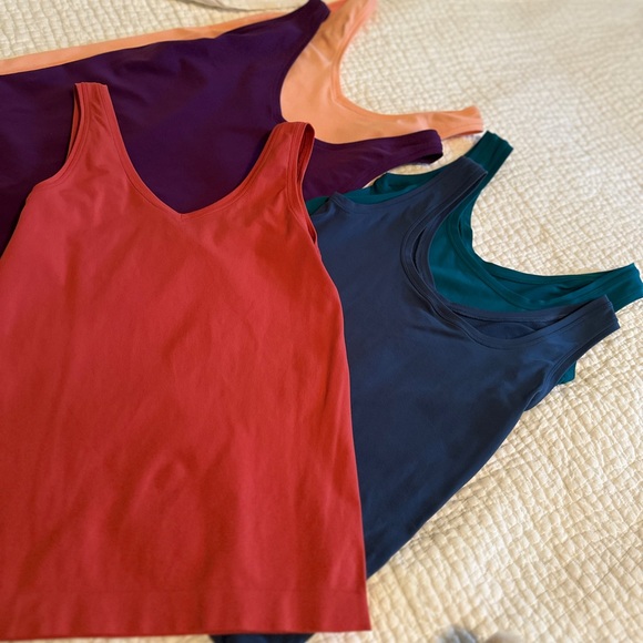 Colorful Sleeveless Tank Tops Set - Picture 5 of 7